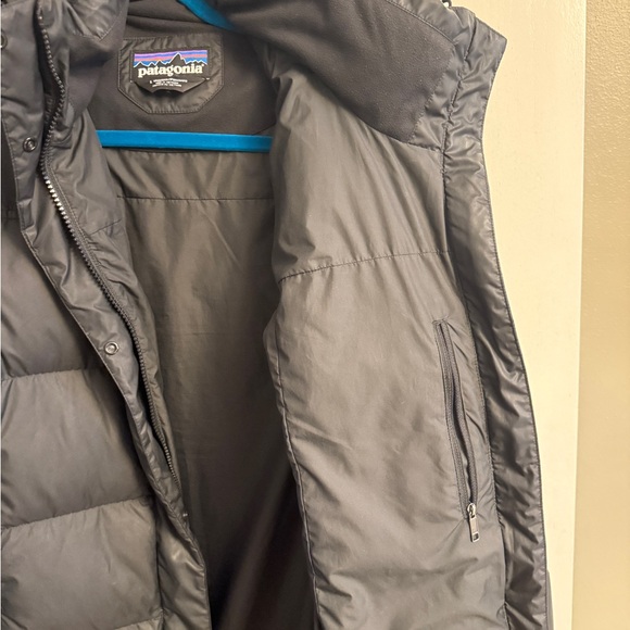Patagonia Down Parka - Picture 4 of 11